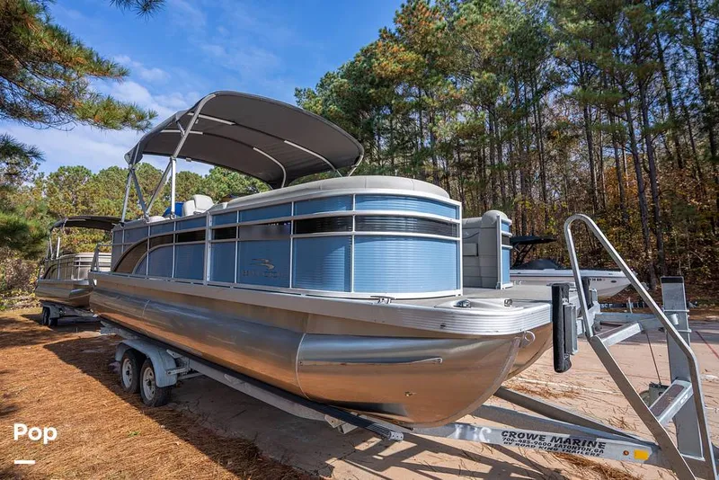 The Image of Bennington S22 2023 - 16079995