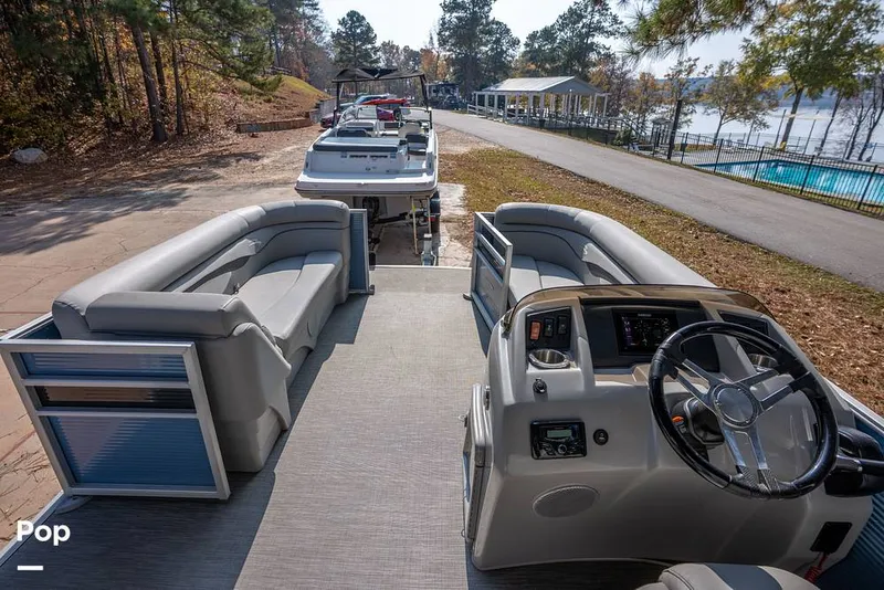 Slide: The Image of Bennington S22 2023 - 16080011