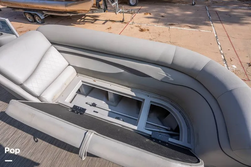 Slide: The Image of Bennington S22 2023 - 16080016