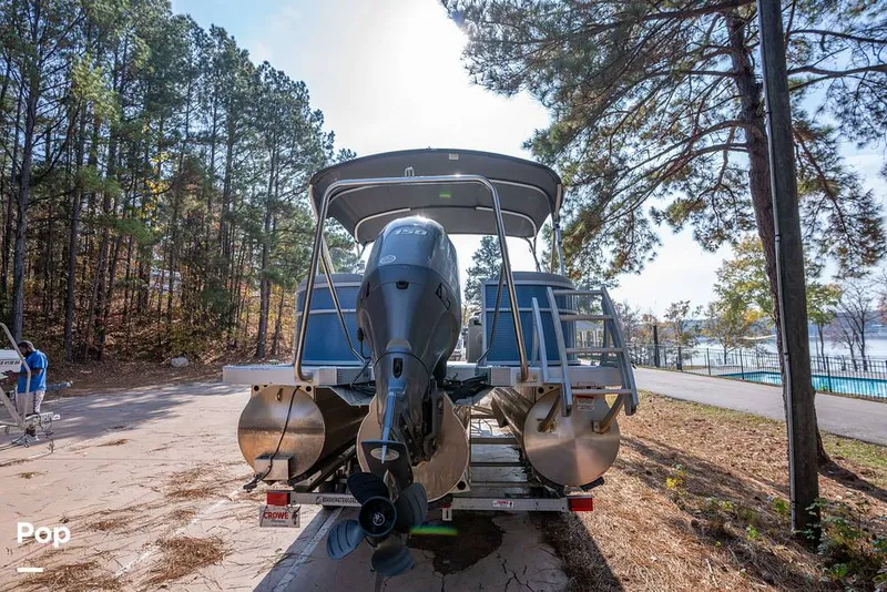 Slide: The Image of Bennington S22 2023 - 16079999