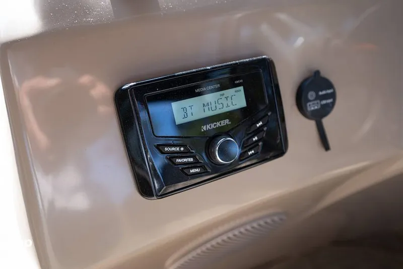 Slide: The Image of Bennington S22 2022 - 16079985