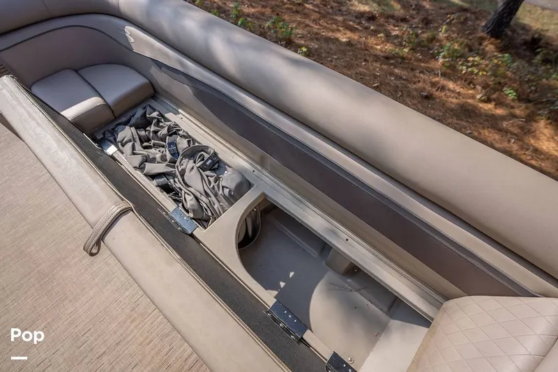 Slide: The Image of Bennington S22 2022 - 16079988