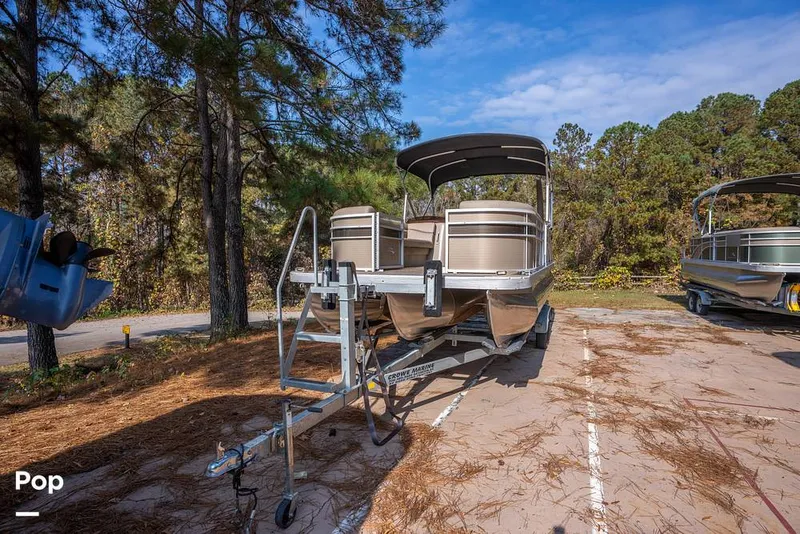 Slide: The Image of Bennington S22 2022 - 16079969