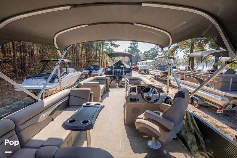 Slide: The Image of Bennington S22 2023 - 16079949