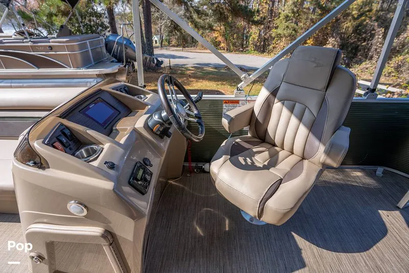 Slide: The Image of Bennington S22 2023 - 16079952