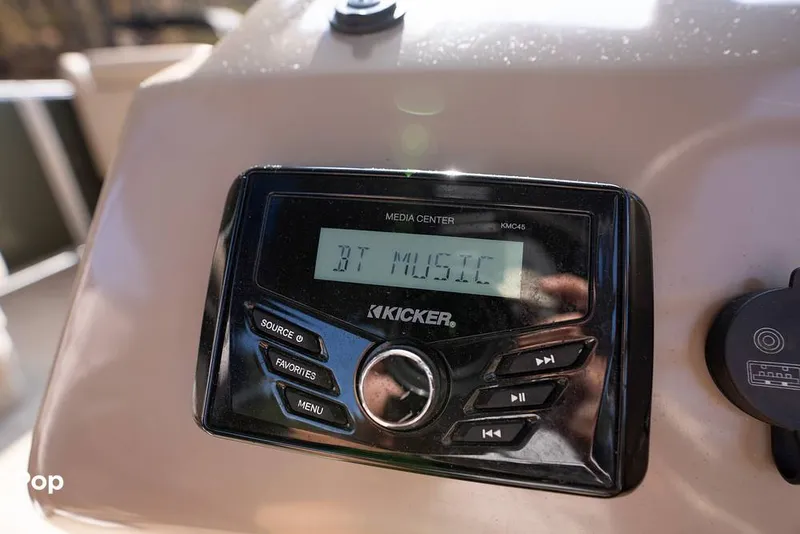 Slide: The Image of Bennington S22 2023 - 16079955