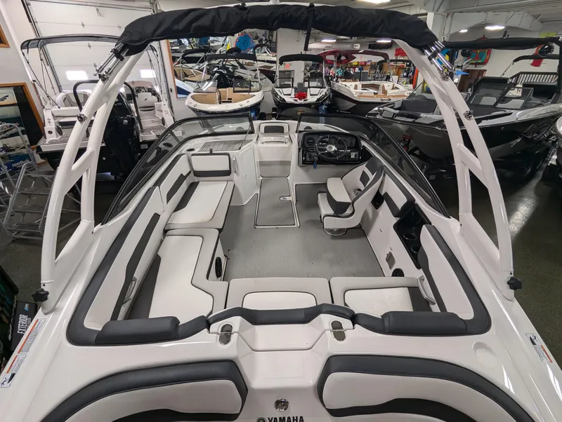 Slide: The Image of Yamaha 195AR 2024 - 6