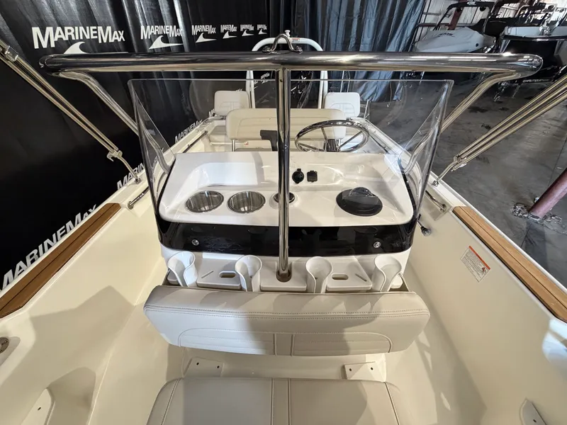 Slide: The Image of Boston Whaler 170 Montauk 2026 - 11