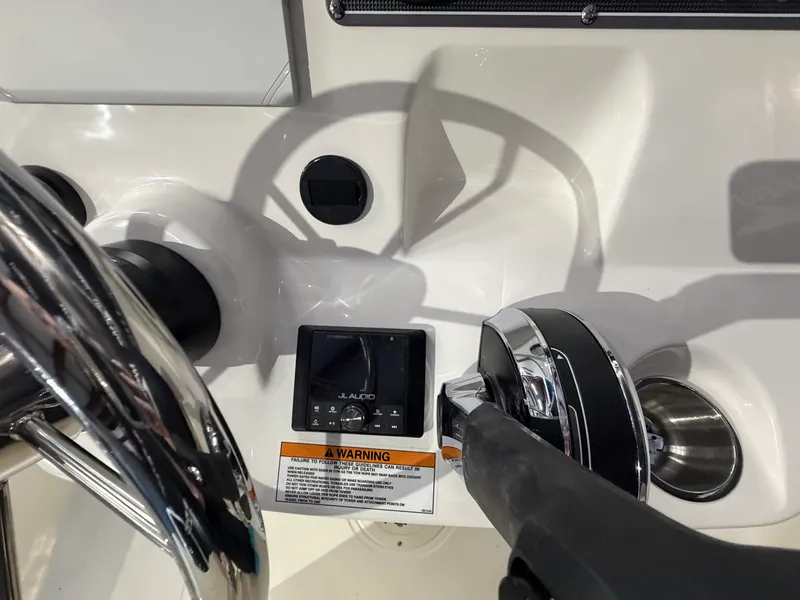 Slide: The Image of Boston Whaler 170 Montauk 2026 - 13