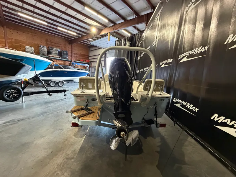 Slide: The Image of Boston Whaler 170 Montauk 2026 - 5