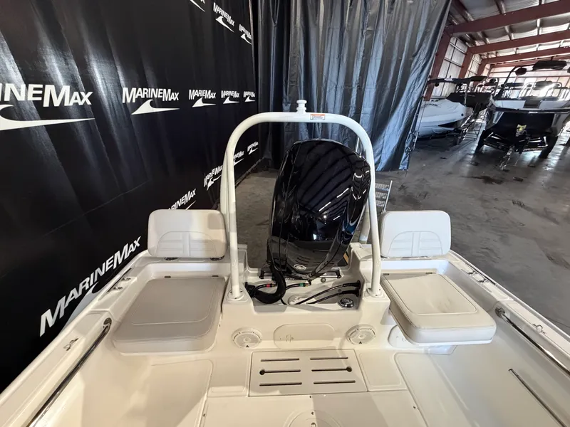 Slide: The Image of Boston Whaler 170 Montauk 2026 - 7