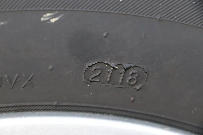 Slide: The Image of Sea Ray 270 Sundeck 2004 - 16179047