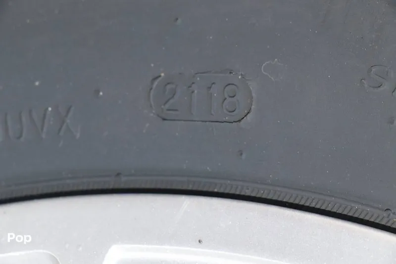 Slide: The Image of Sea Ray 270 Sundeck 2004 - 16179051