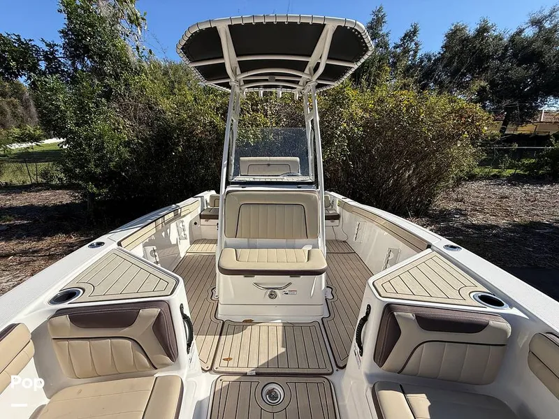 Slide: The Image of Center Console Seat And Storage - 16114972