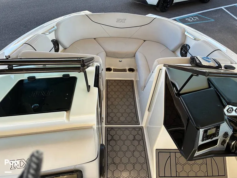 Slide: The Image of Mastercraft NXT22 2019 - 16178006