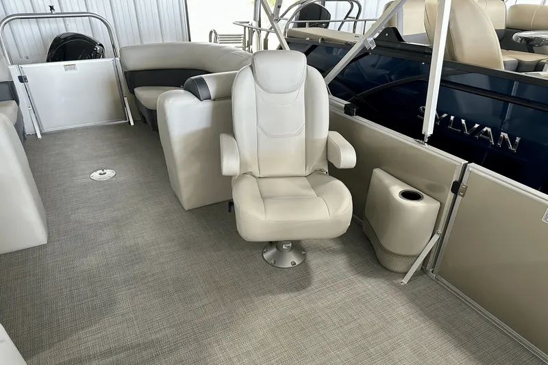 Slide: The Image of Sylvan MIRAGE 8524 2024 - 13