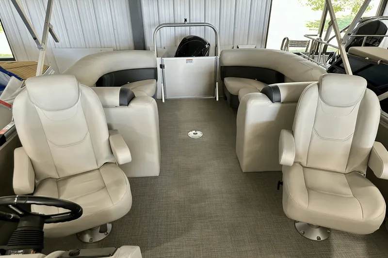 Slide: The Image of Sylvan MIRAGE 8524 2024 - 17