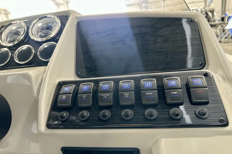 Slide: The Image of Sylvan MIRAGE 8524 2024 - 26