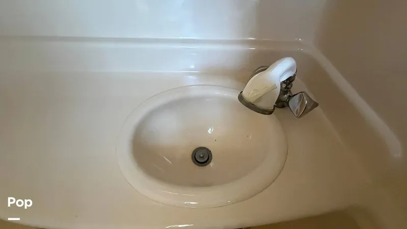 Slide: The Image of Sea Ray 320 Sundancer 2004 - 16108965