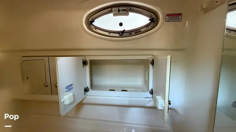 Slide: The Image of Sea Ray 320 Sundancer 2004 - 16108966