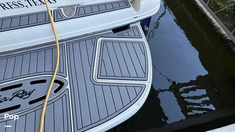 Slide: The Image of Sea Ray 320 Sundancer 2004 - 16108988