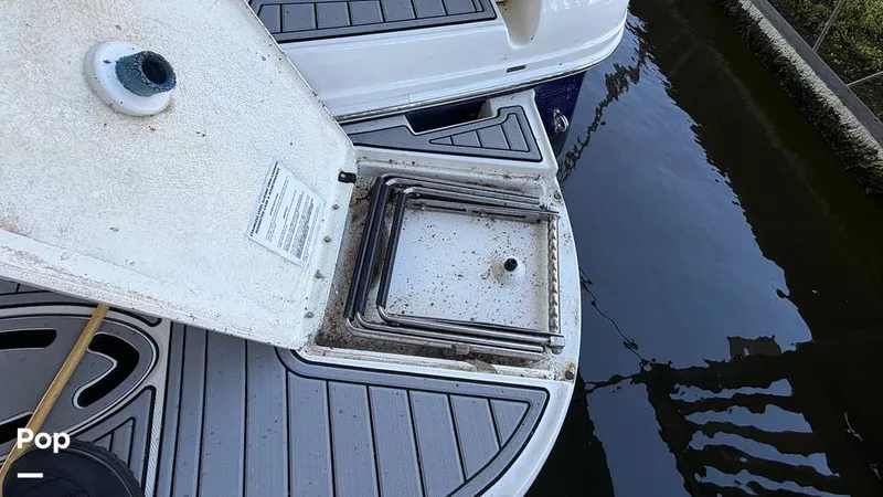 Slide: The Image of Sea Ray 320 Sundancer 2004 - 16108989