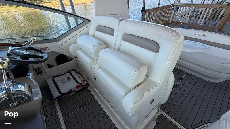 Slide: The Image of Sea Ray 320 Sundancer 2004 - 16108851