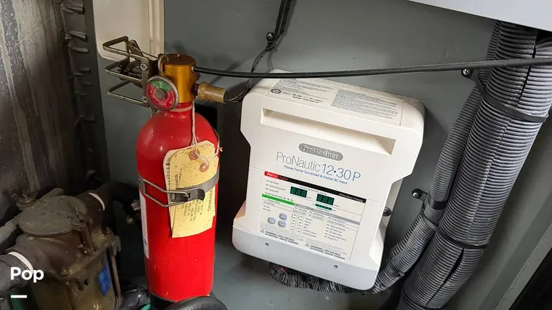 Slide: The Image of Sea Ray 320 Sundancer 2004 - 16300032