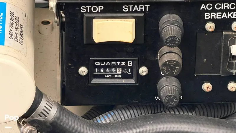 Slide: The Image of Sea Ray 320 Sundancer 2004 - 16300033