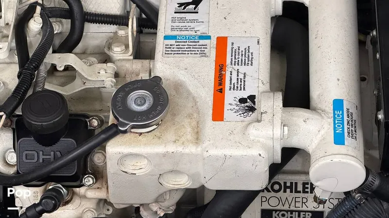 Slide: The Image of Sea Ray 320 Sundancer 2004 - 16300034