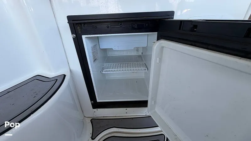 Slide: The Image of Sea Ray 320 Sundancer 2004 - 16108853