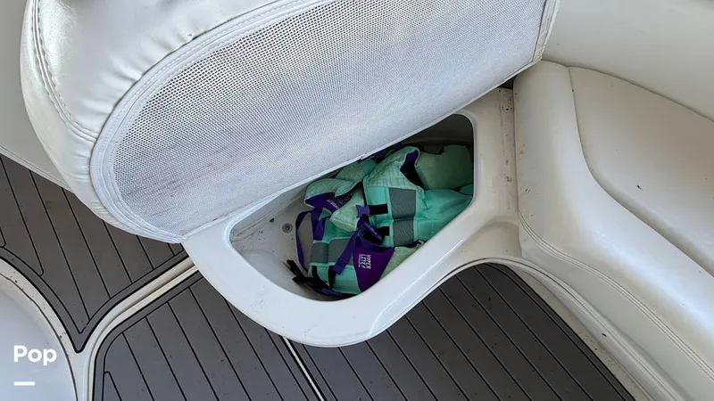 Slide: The Image of Sea Ray 320 Sundancer 2004 - 16108863