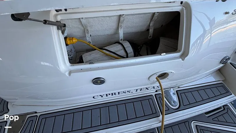 Slide: The Image of Sea Ray 320 Sundancer 2004 - 16108871