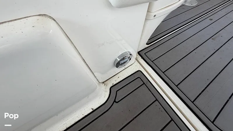 Slide: The Image of Sea Ray 320 Sundancer 2004 - 16108887