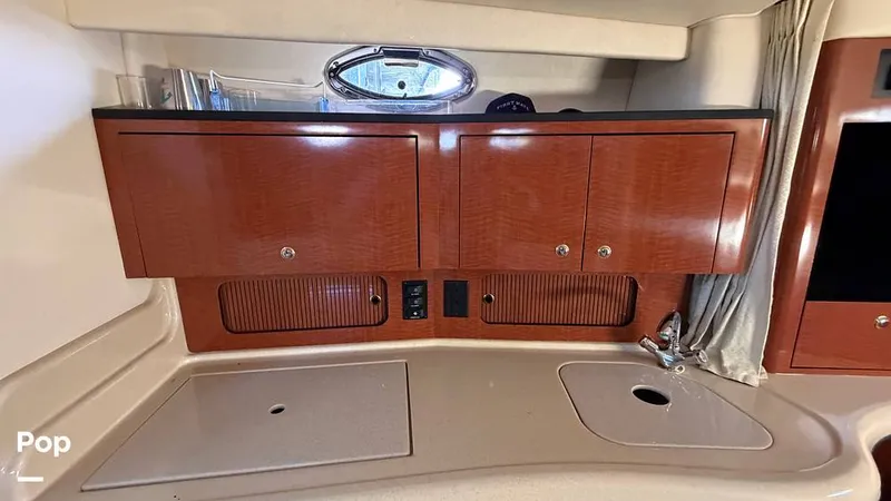 Slide: The Image of Sea Ray 320 Sundancer 2004 - 16108907