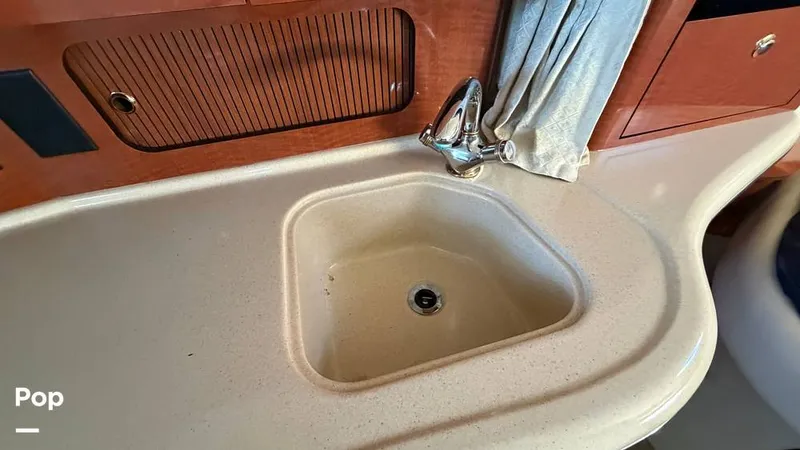 Slide: The Image of Sea Ray 320 Sundancer 2004 - 16108917