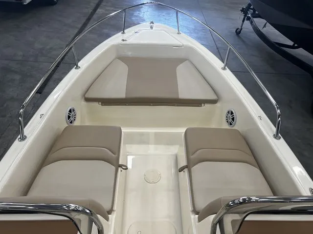 Slide: The Image of Scout 175 Dorado 2024 - 4