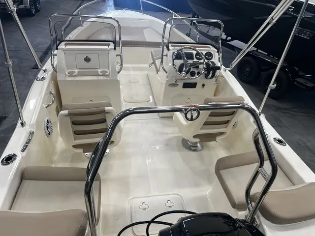 Slide: The Image of Scout 175 Dorado 2024 - 5