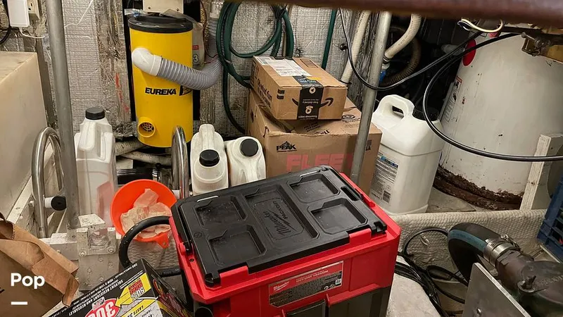 Slide: The Image of Tools Stay With Seller - 16111018