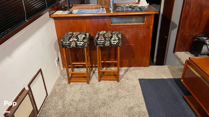 Slide: The Image of Salon / Wet Bar And A Down Galley - 16115258