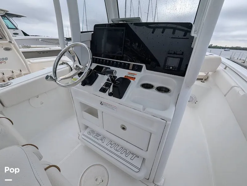 Slide: The Image of Sea Hunt Ultra 239 SE 2020 - 16110565