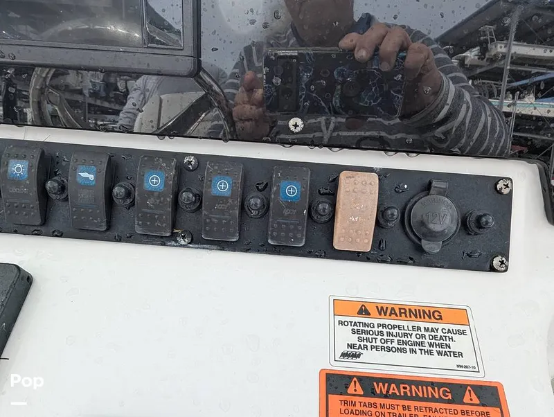 Slide: The Image of Sea Hunt Ultra 239 SE 2020 - 16110574