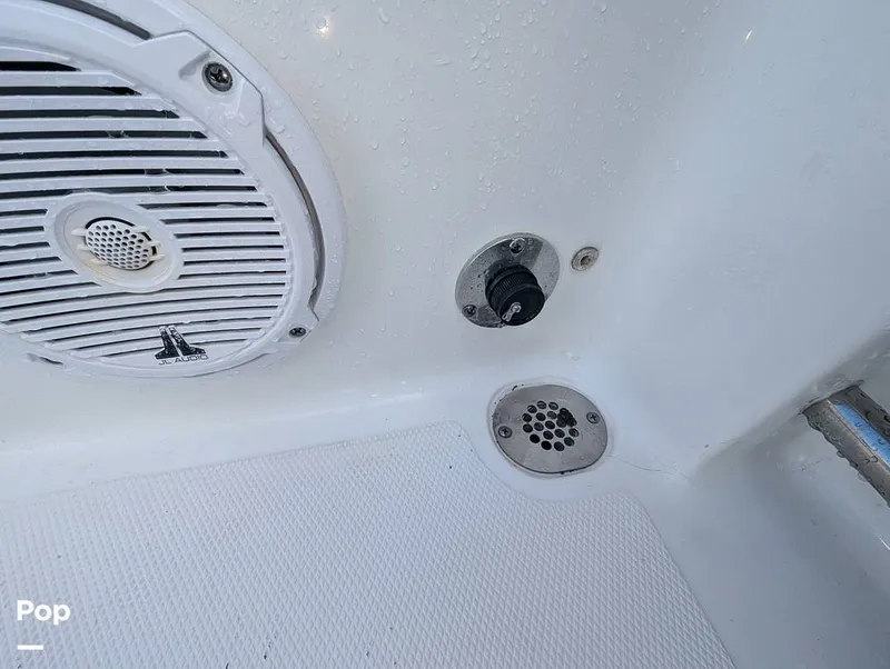 Slide: The Image of Sea Hunt Ultra 239 SE 2020 - 16110601