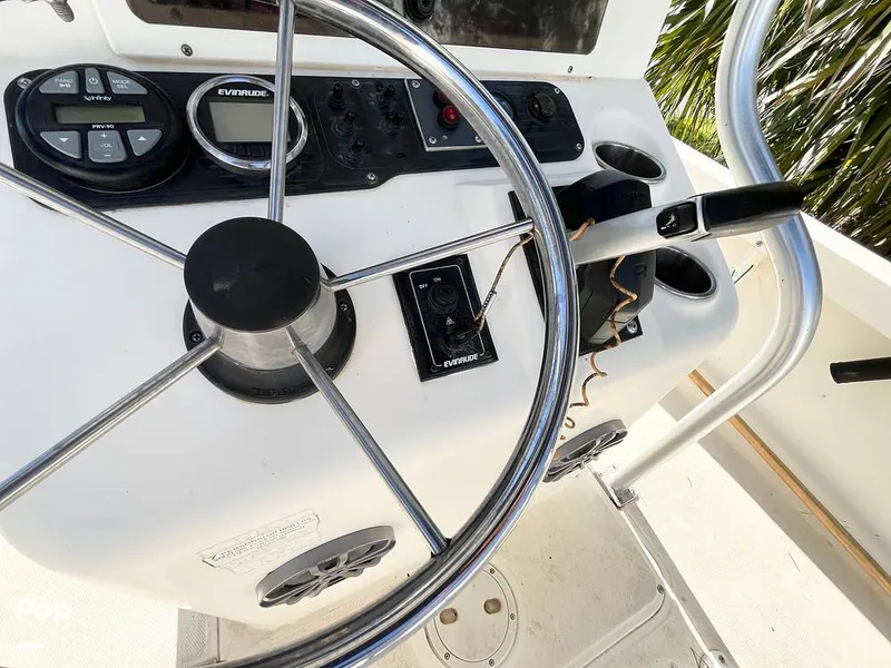 Slide: The Image of Sea Hunt Triton 200 2002 - 16111134