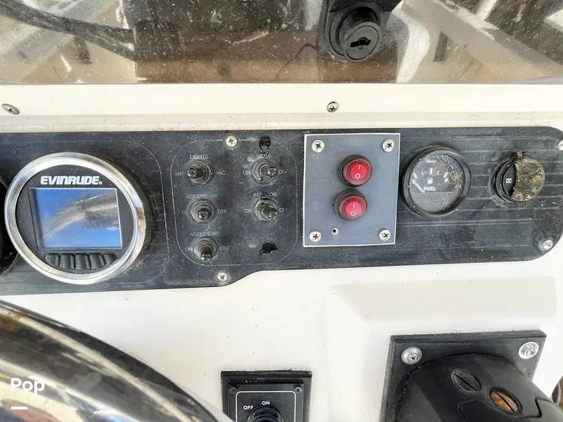 Slide: The Image of Sea Hunt Triton 200 2002 - 16111162