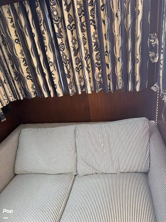 Slide: The Image of Hatteras 37 convertible 1978 - 16091652