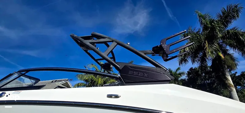 Slide: The Image of Yamaha 252XE 2023 - 16152001