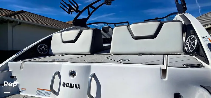 Slide: The Image of Yamaha 252XE 2023 - 16152020