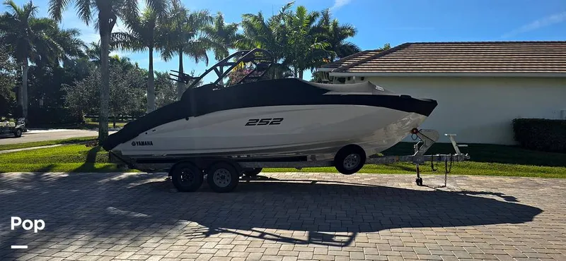 Slide: The Image of Yamaha 252XE 2023 - 16152023