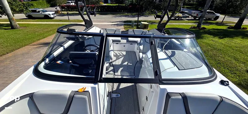 Slide: The Image of Yamaha 252XE 2023 - 16152048